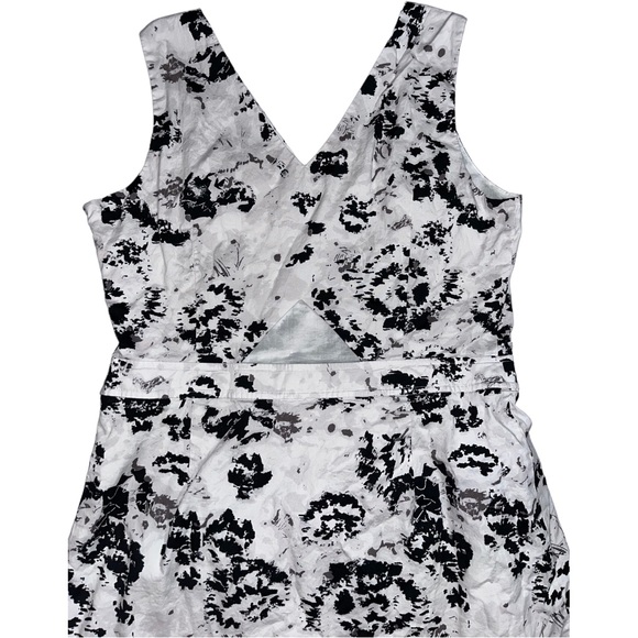 Armani Exchange Pop Art Floral Dress A Line V Neck Cut Out Silhouette Flattering - Picture 7 of 7
